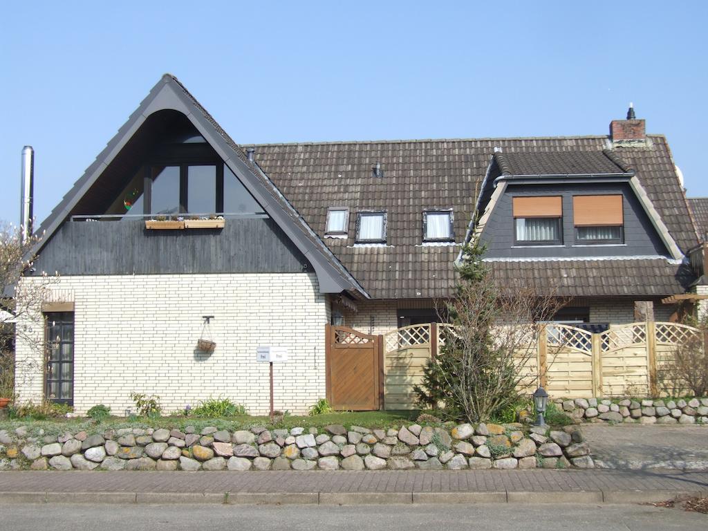 Gaestehaus Margareth Busum Exterior photo